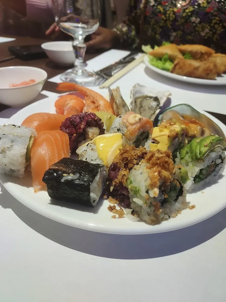 Sushis Et Bouchée Vapeur